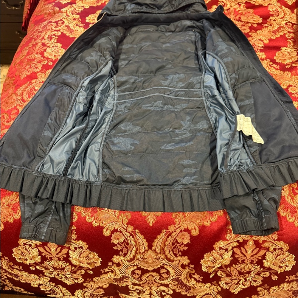 lululemon athletica Navy Camouflage Puffer Jacket - Picture 2 of 6